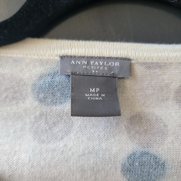 Ann Taylor Blue Gray White Circle Polka Dot Cardigan Sweater Petite Medium - Picture 9 of 13